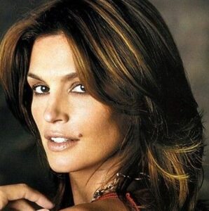 Cindy Crawford flaunting her mole